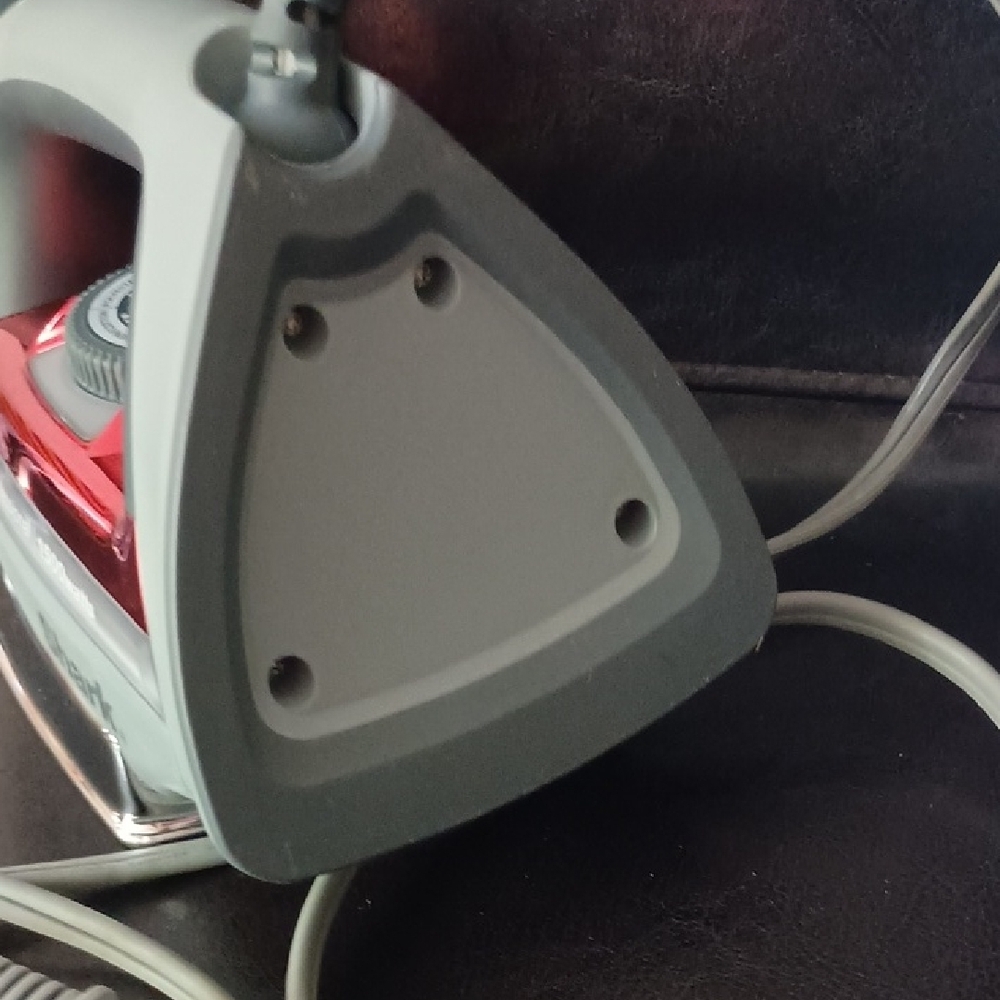Sleek Red and Gray Iron - Picture 9 of 9